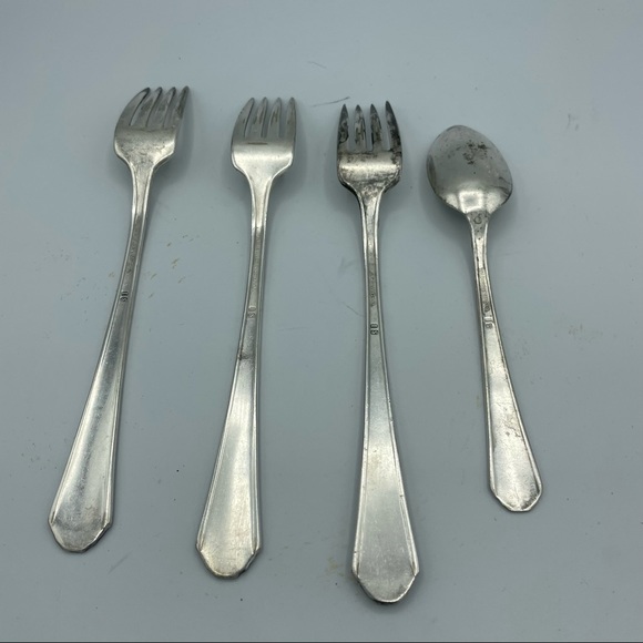 WM Rogers Mfg Co IS  1933 Fidelis Pattern 3 Grille Forks 1 Teaspoon Silverplate - Picture 4 of 7